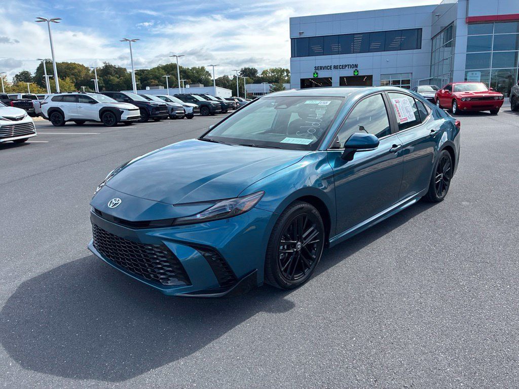 Used 2025 Toyota Camry SE FWD image 18