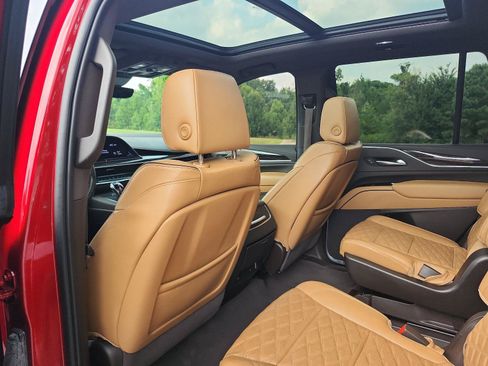 Used 2023 Cadillac Escalade Premium Luxury AWD/4WD image 14