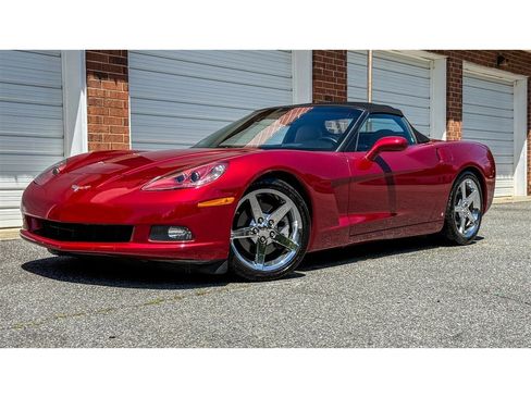 Used 2008 Chevrolet Corvette Convertible w/ Preferred Equipment Group RWD image 3