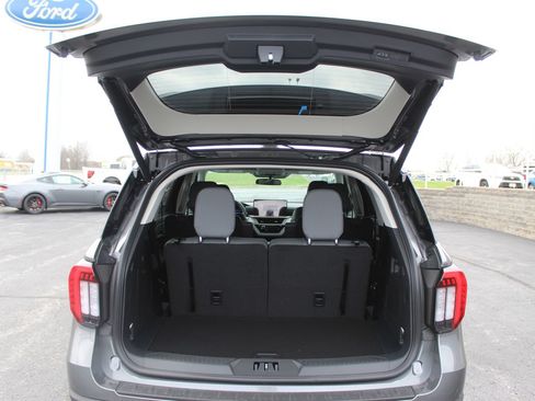 New 2026 Ford Explorer Active w/ Active Comfort Package AWD/4WD image 16