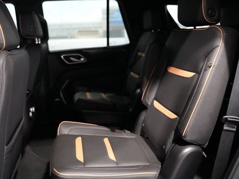 Used 2022 GMC Yukon AT4 w/ Technology Package AWD/4WD image 16