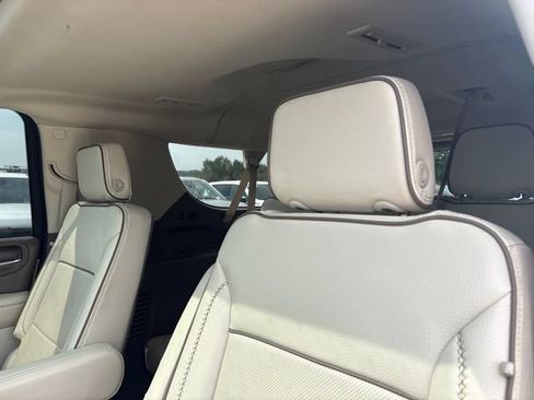 Used 2023 GMC Yukon XL Denali AWD/4WD image 30