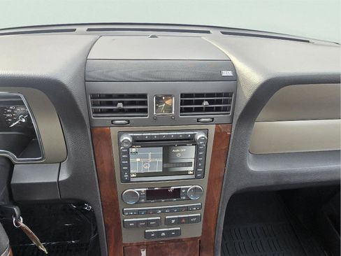 Used 2012 Lincoln Navigator 4WD image 15