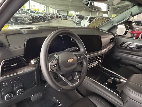 Used 2025 Chevrolet Tahoe LS image 16