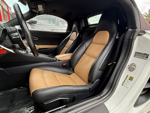 Used 2019 Porsche 718 Boxster RWD image 21