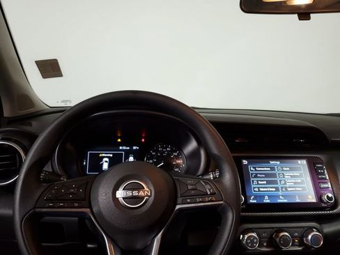 Used 2023 Nissan Kicks SV image 12