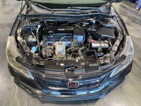 Used 2017 Honda Accord Sport image 24