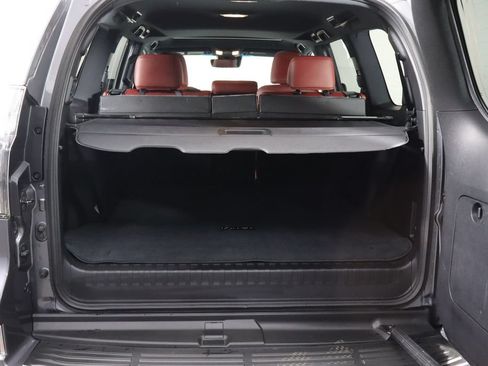Used 2021 Lexus GX 460 Luxury w/ Accessory Package AWD/4WD image 17