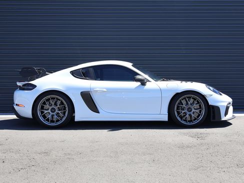 Certified 2023 Porsche 718 Cayman GT4 RS RWD image 9