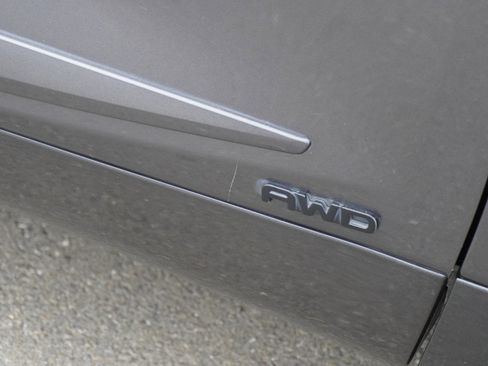 Used 2022 Toyota Highlander XLE image 6