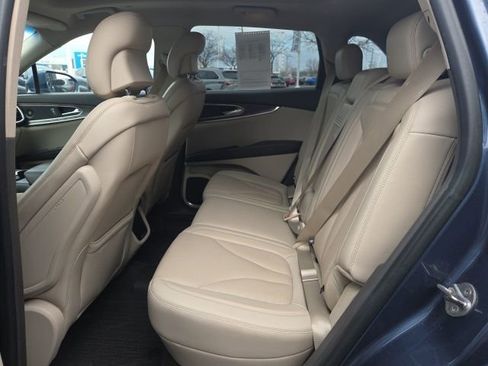 Used 2019 Lincoln Nautilus Reserve image 16