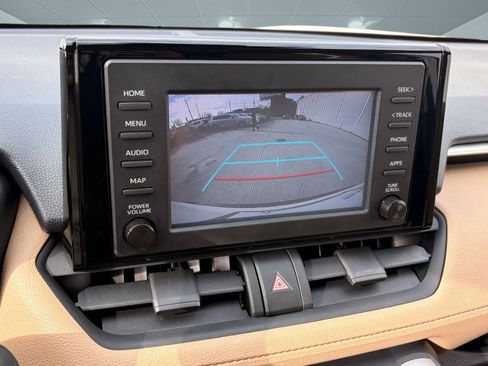 Used 2019 Toyota RAV4 LE image 30