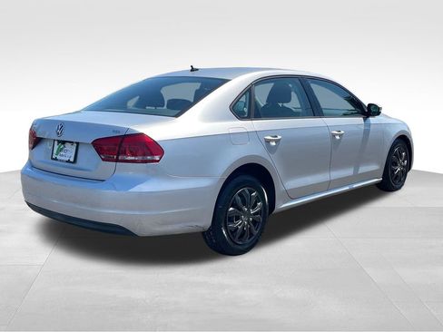 Used 2015 Volkswagen Passat 1.8T S FWD image 8