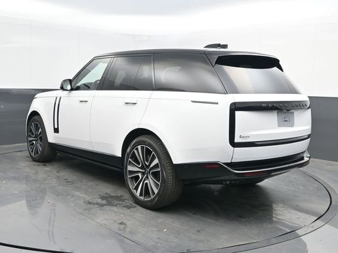 New 2025 Land Rover Range Rover SE image 3