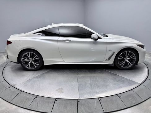 Used 2019 INFINITI Q60 3.0t Luxe w/ Essential Package AWD/4WD image 4