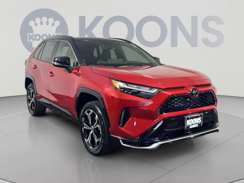 Used 2025 Toyota RAV4 XSE w/ Weather Package AWD/4WD image 2