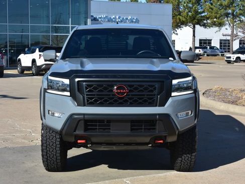 Used 2024 Nissan Frontier PRO-4X w/ Pro Convenience Package image 2