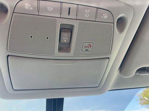 Used 2020 Nissan Pathfinder SL image 23