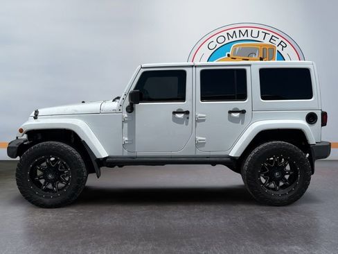 Used 2014 Jeep Wrangler Unlimited Sahara w/ Connectivity Group AWD/4WD image 3