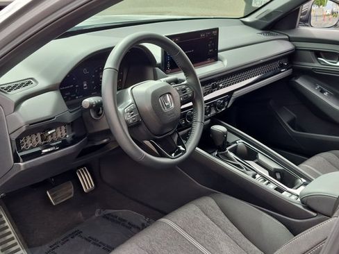 Used 2025 Honda Accord Sport image 10