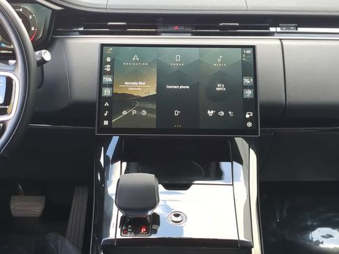 Used 2025 Land Rover Range Rover Sport SE image 30