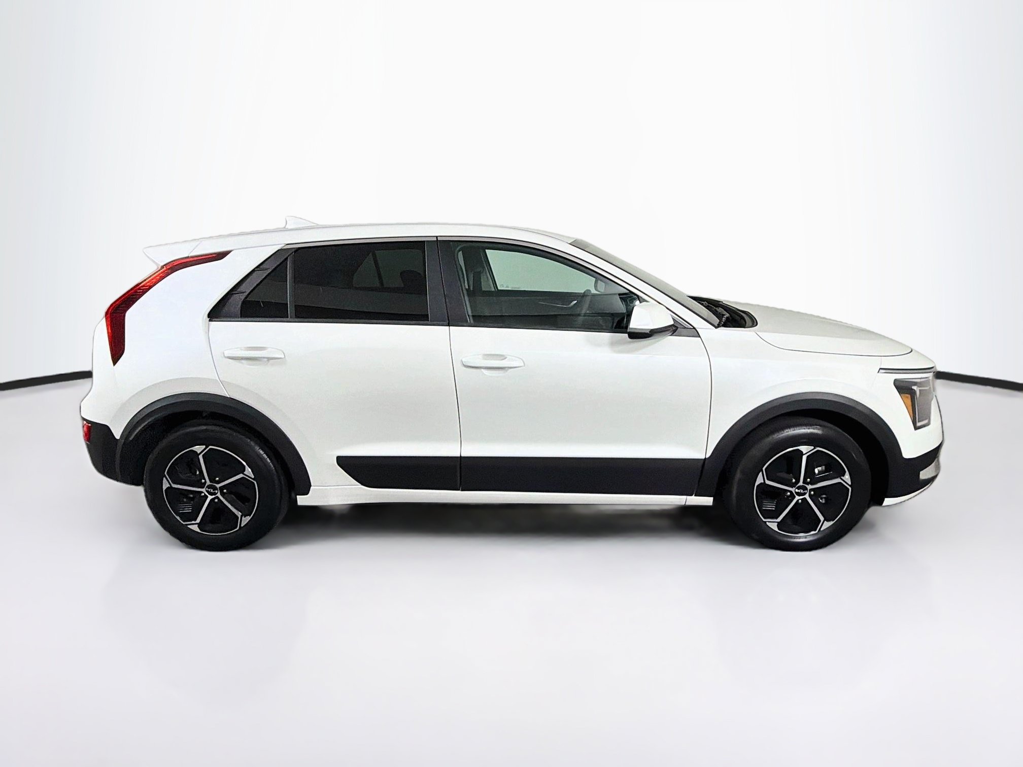 Used 2026 Kia Niro LX FWD image 10