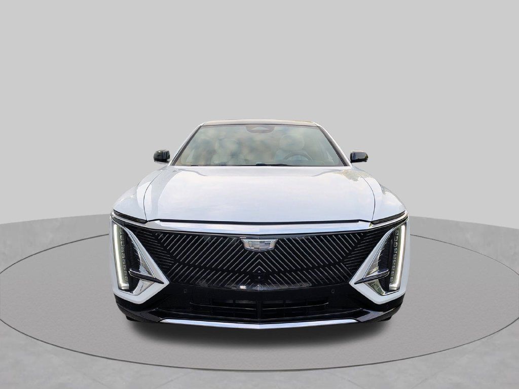 Used 2024 Cadillac Lyriq Luxury AWD/4WD image 4