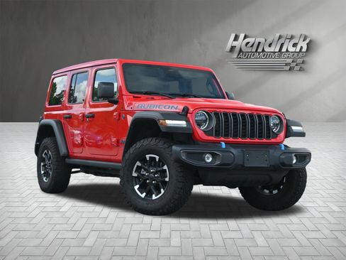 Used 2025 Jeep Wrangler Unlimited Rubicon 4xe w/ Safety Group AWD/4WD image 2