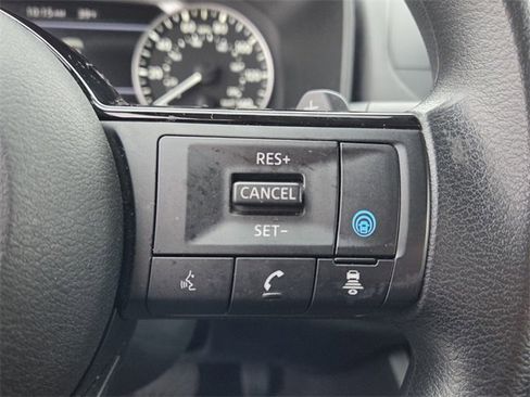 Used 2023 Nissan Rogue SV image 25