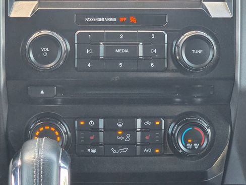 Used 2016 Ford F150 XLT w/ Equipment Group 302A Luxury AWD/4WD image 15