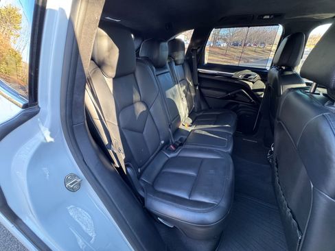Used 2016 Porsche Cayenne GTS image 61