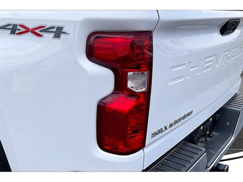 Used 2025 Chevrolet Silverado 2500 LT w/ Convenience Package AWD/4WD image 30