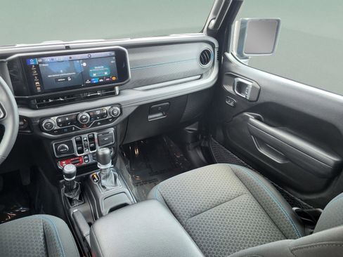 Used 2025 Jeep Wrangler Unlimited Rubicon 4xe w/ Convenience Group image 36