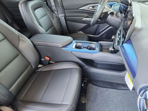 New 2026 Chevrolet Equinox EV LT image 34