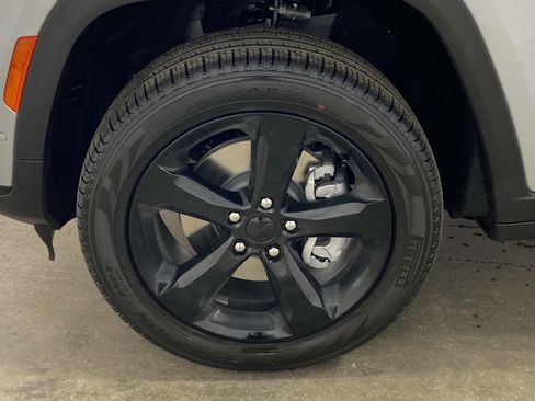 New 2025 Jeep Grand Cherokee L Limited w/ Luxury Tech Group II image 7