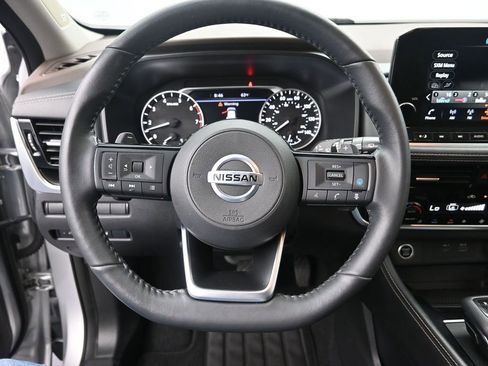 Used 2021 Nissan Rogue SL w/ Premium Package image 14