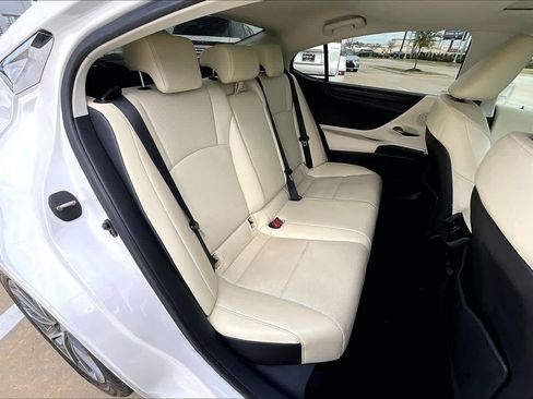 Used 2022 Lexus ES 350 w/ Premium Package image 20