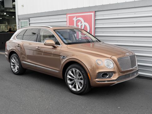 Used 2017 Bentley Bentayga image 60