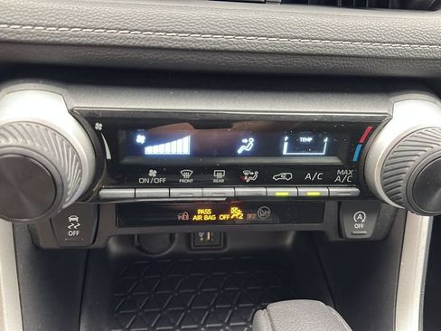 Used 2025 Toyota RAV4 LE AWD/4WD image 17