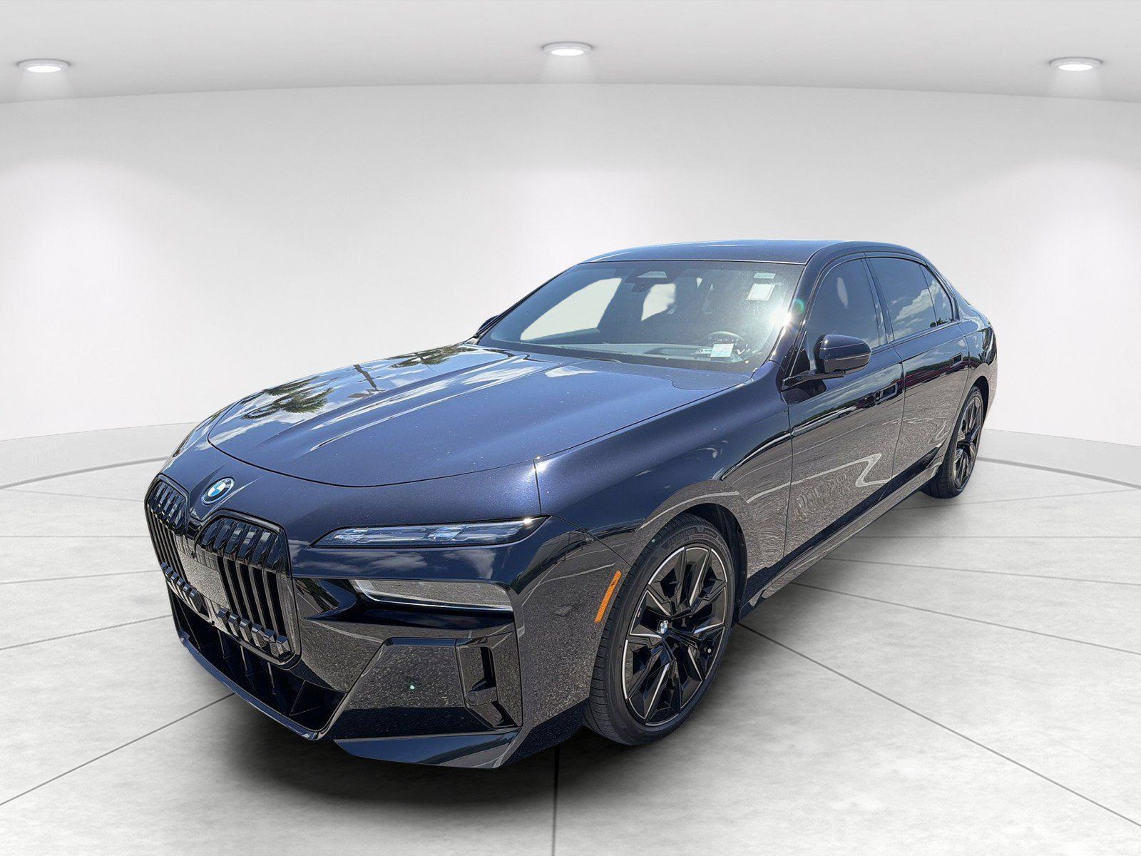 Certified 2024 BMW i7 xDrive60 w/ Executive Package AWD/4WD image 8