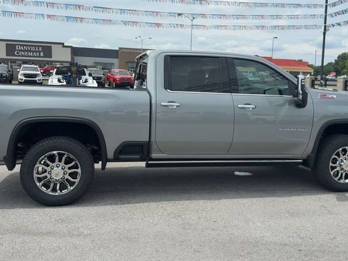 Used 2026 Chevrolet Silverado 2500 LTZ w/ LTZ Convenience Package AWD/4WD image 7