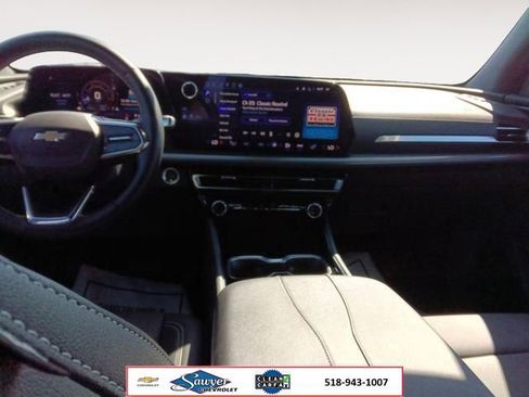 Used 2024 Chevrolet Traverse LT AWD/4WD image 15