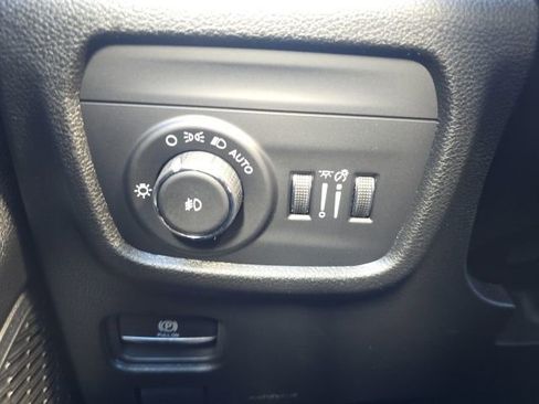 New 2025 Jeep Grand Cherokee L Limited image 11