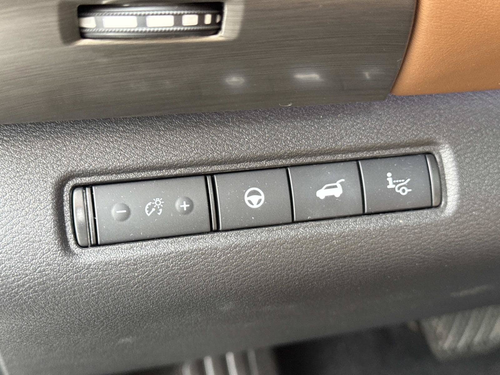 Used 2024 Nissan Pathfinder Platinum AWD/4WD image 35