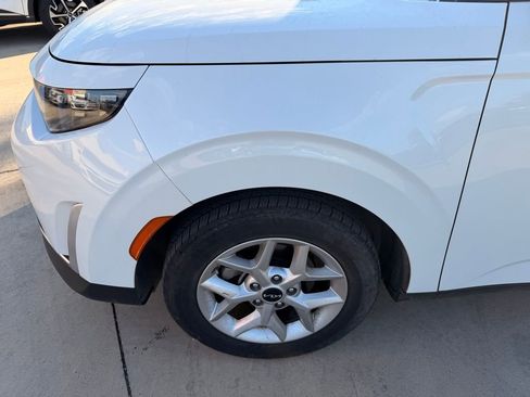 Used 2023 Kia Soul LX w/ Option Group 015 image 9