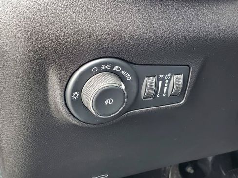 Used 2023 Jeep Compass Latitude AWD/4WD image 9