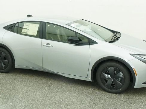 New 2026 Toyota Prius Plug-In Hybrid image 12