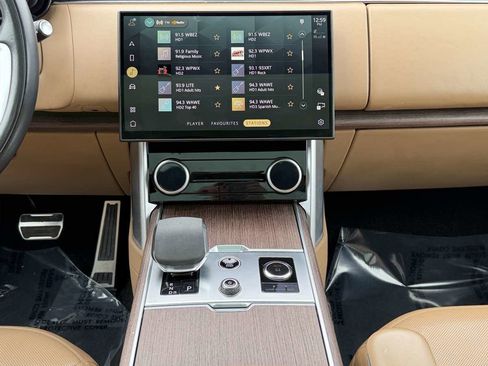 Used 2023 Land Rover Range Rover Long Wheelbase SE image 48