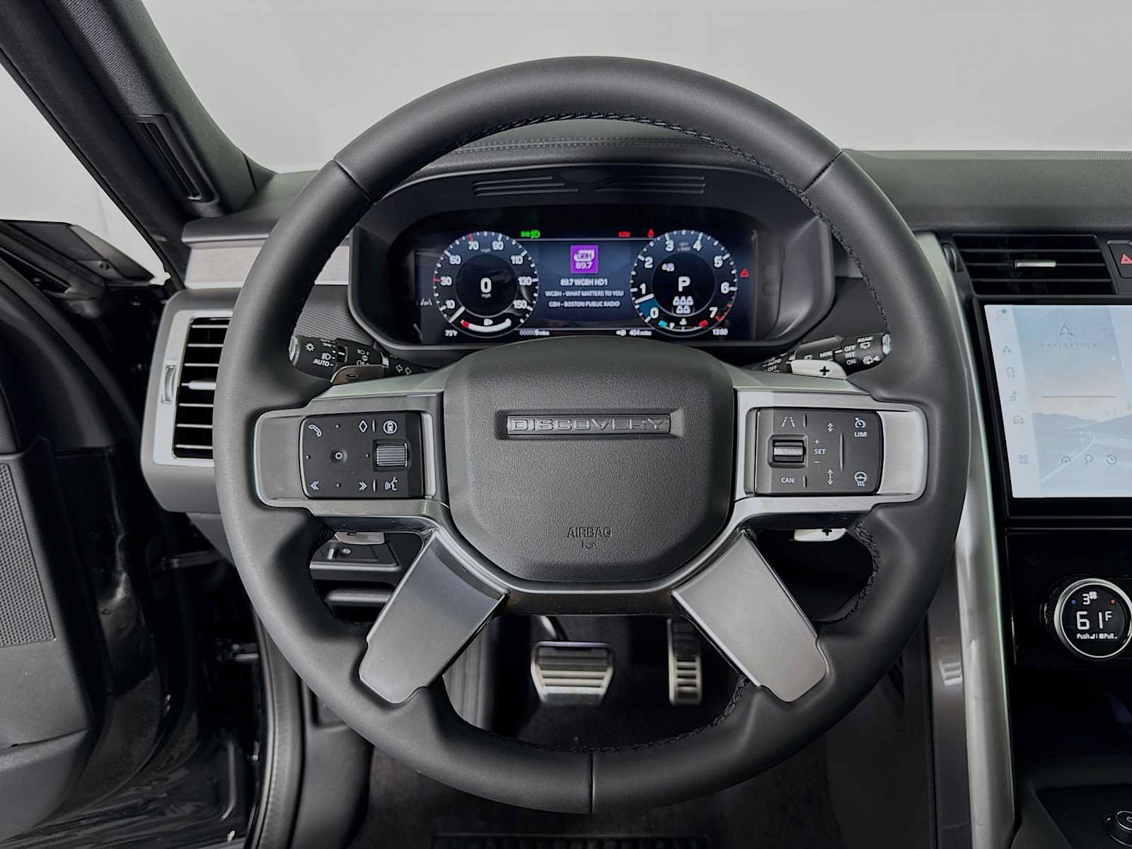 New 2025 Land Rover Discovery Dynamic SE AWD/4WD image 12