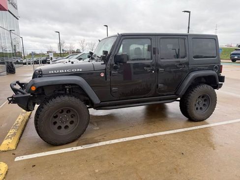 Used 2015 Jeep Wrangler Unlimited Rubicon w/ Dual Top Group image 2